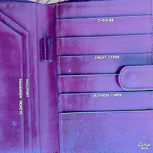 Vintage Cartier leatherwallet/passport holder.Very good condition. Brass. unisex - Picture 2 of 7